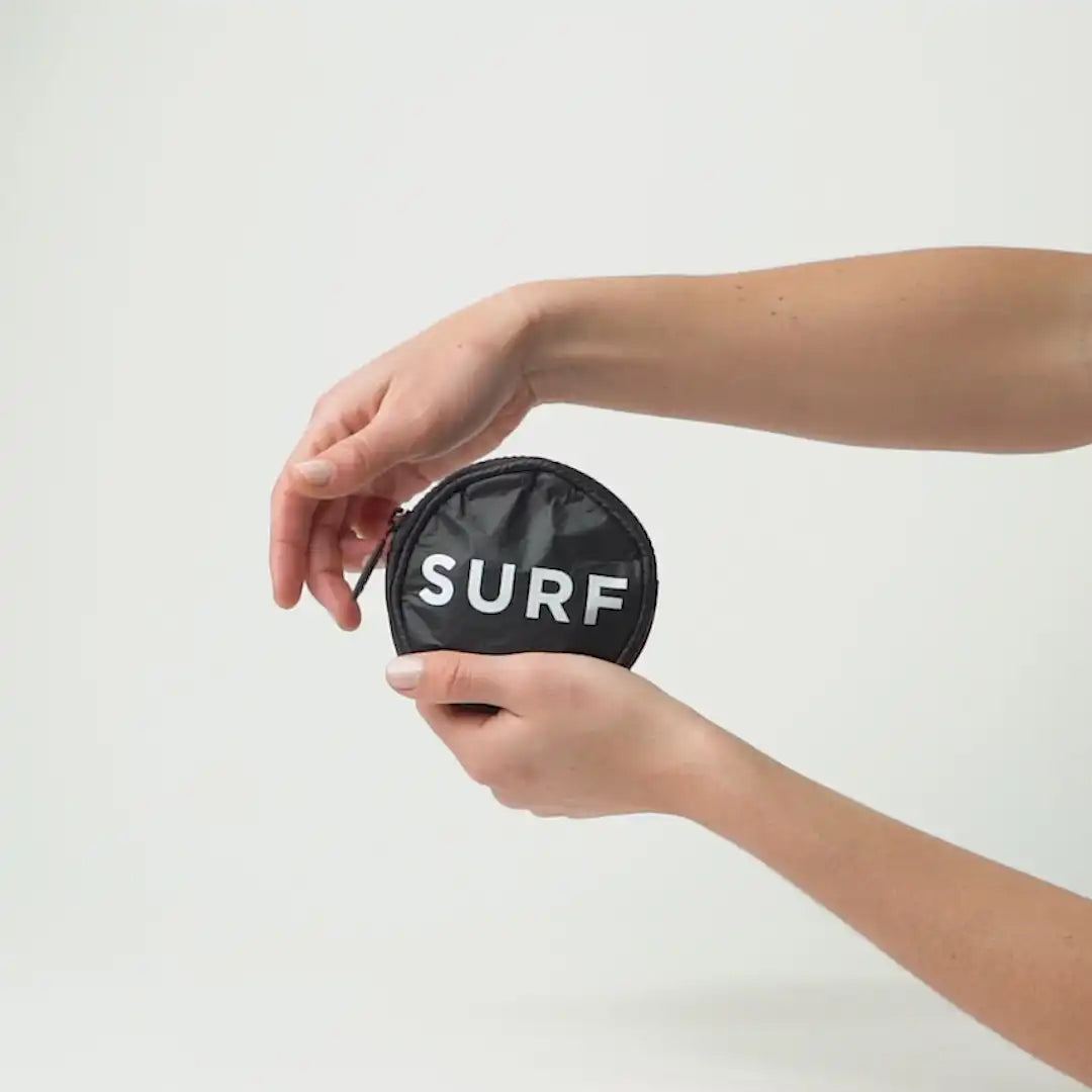 Pape'ete Cutie in Neon Moon on Navy
