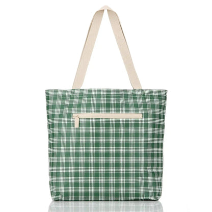Applique Reversible Tote in Vineyard